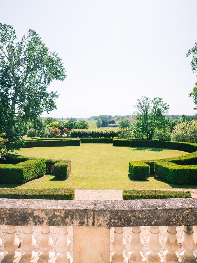 Château de Lussac Lussac  Extérieur photo