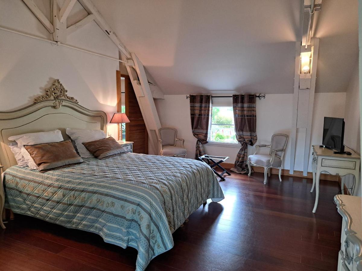 Château de Lussac Lussac  Extérieur photo
