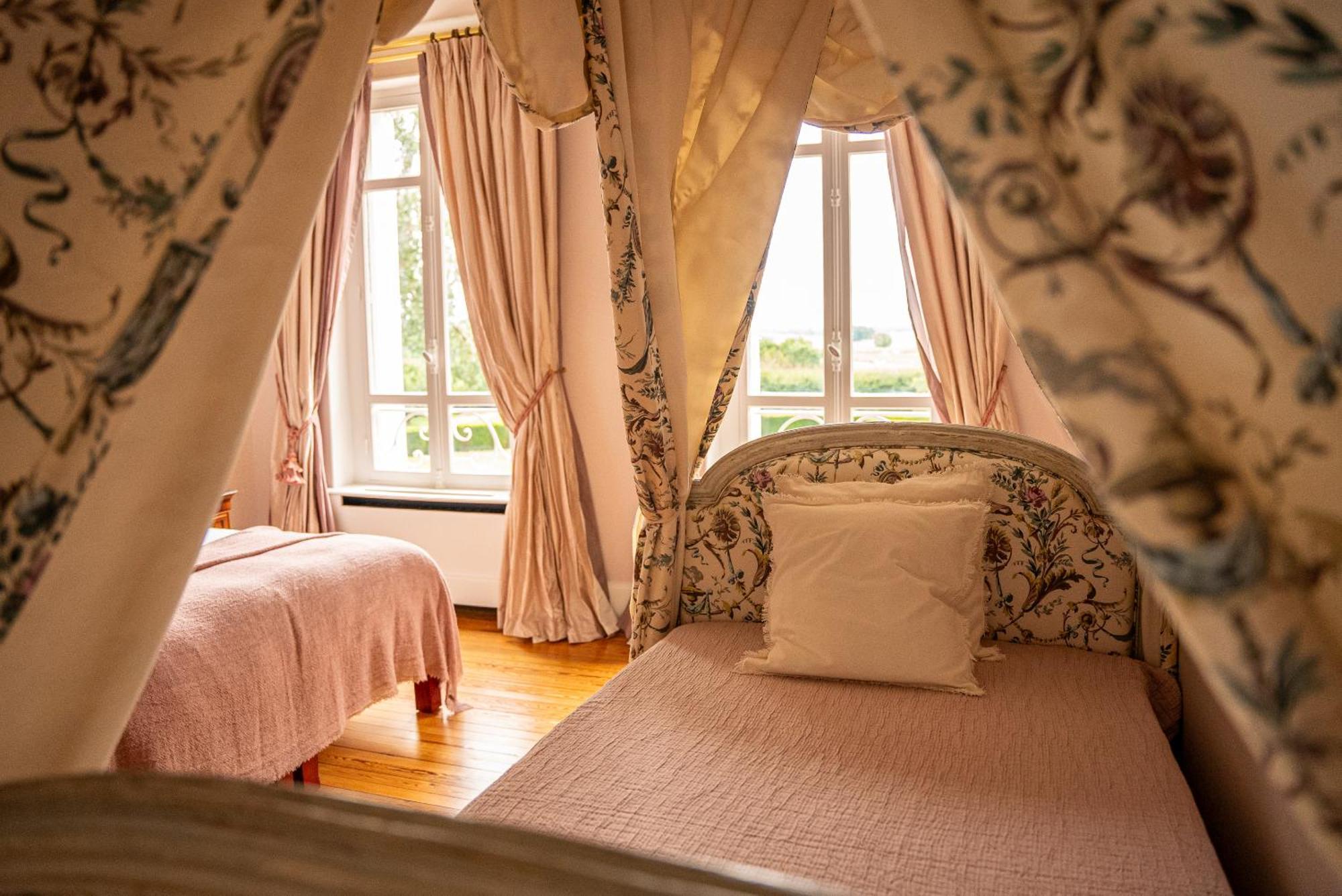 Château de Lussac Lussac  Chambre photo