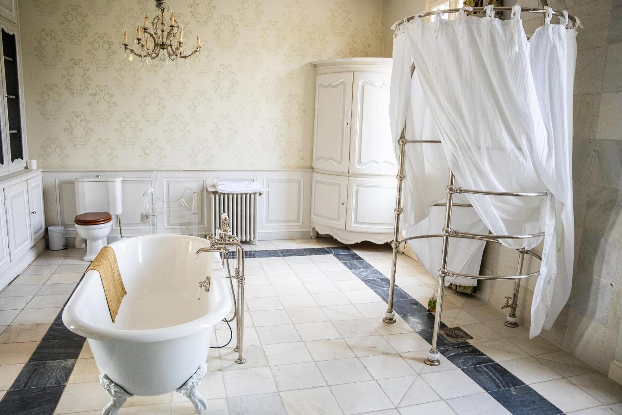 Château de Lussac Lussac  Chambre photo