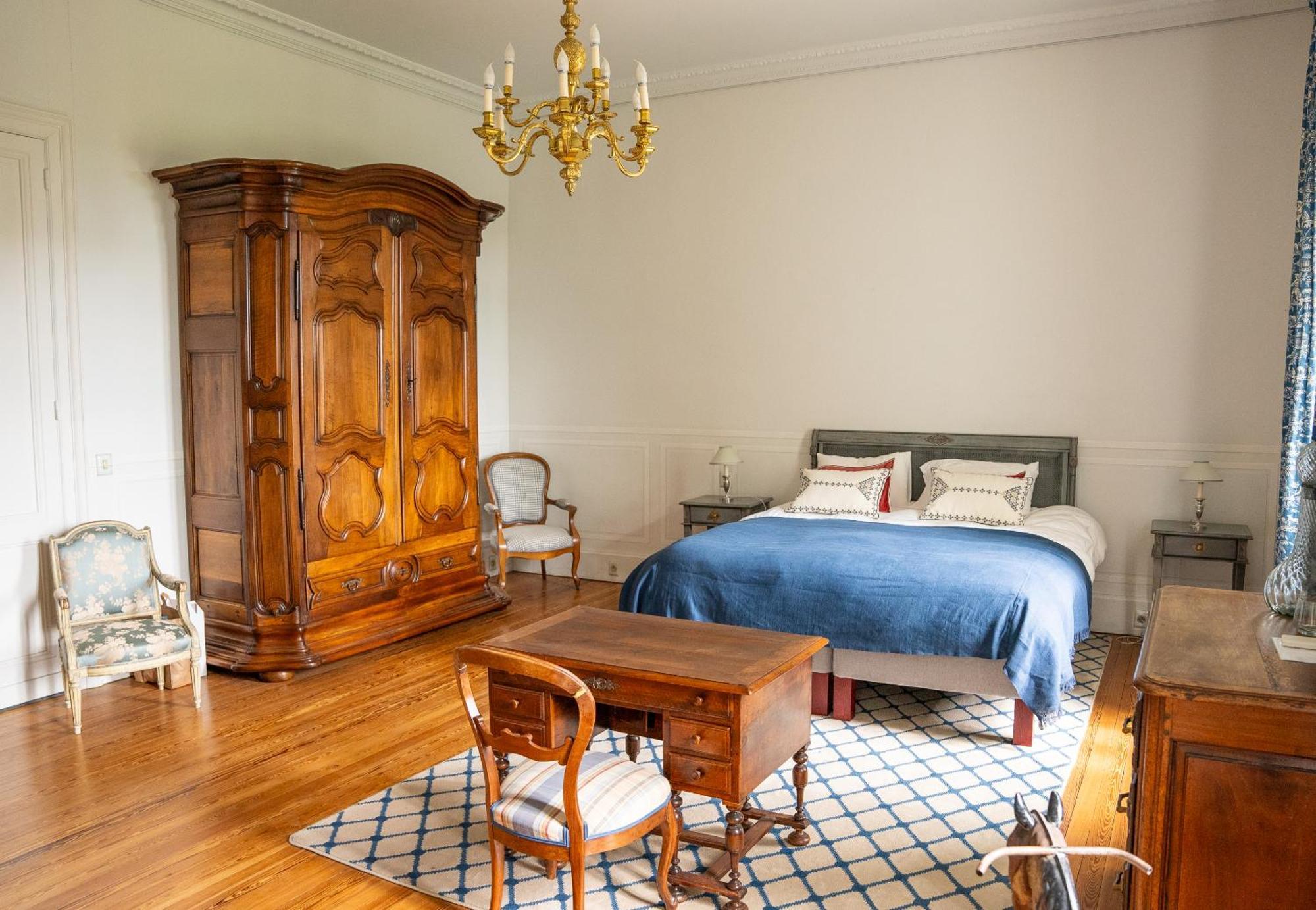 Château de Lussac Lussac  Chambre photo